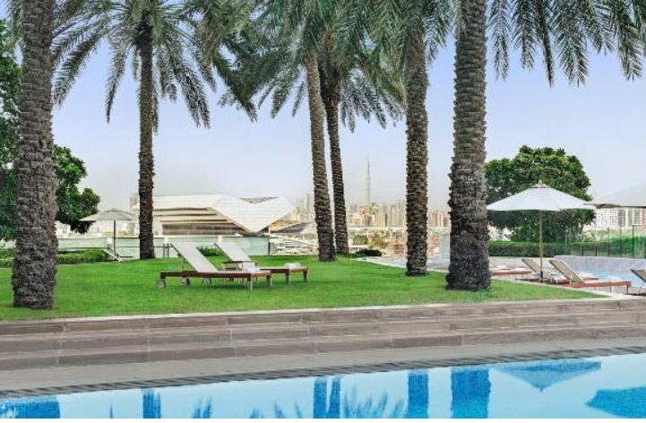 Crowne Plaza Festival City 1